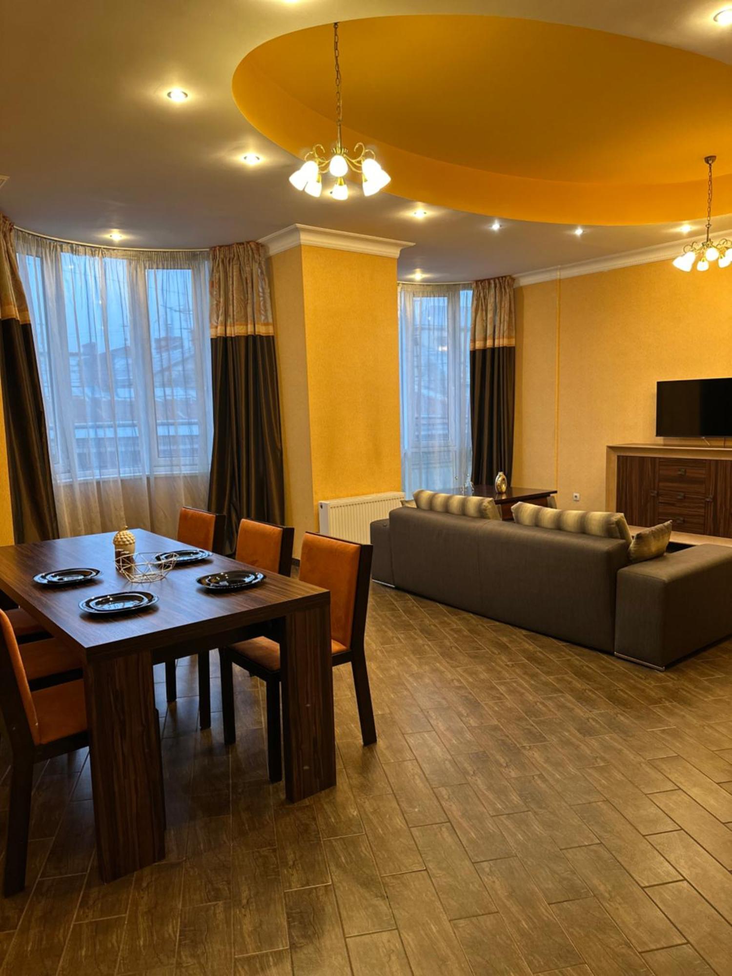 Vip Apartments ! Leopoli Esterno foto