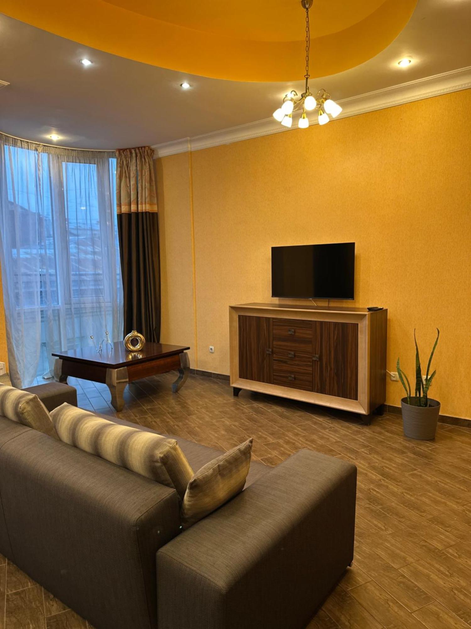 Vip Apartments ! Leopoli Esterno foto